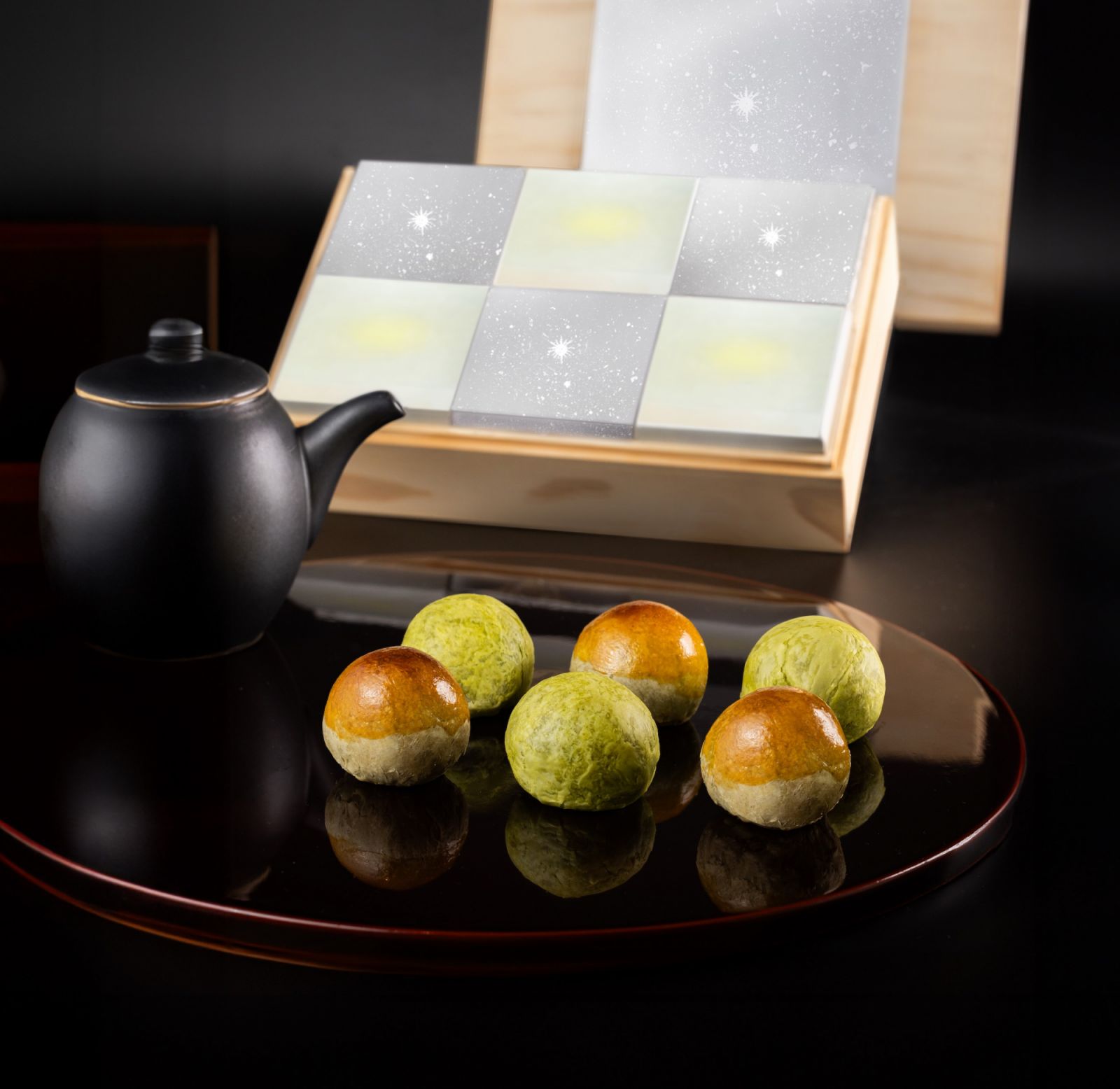 晶英國際行館烘焙團隊首推「耀月茗情」中秋月餅禮盒