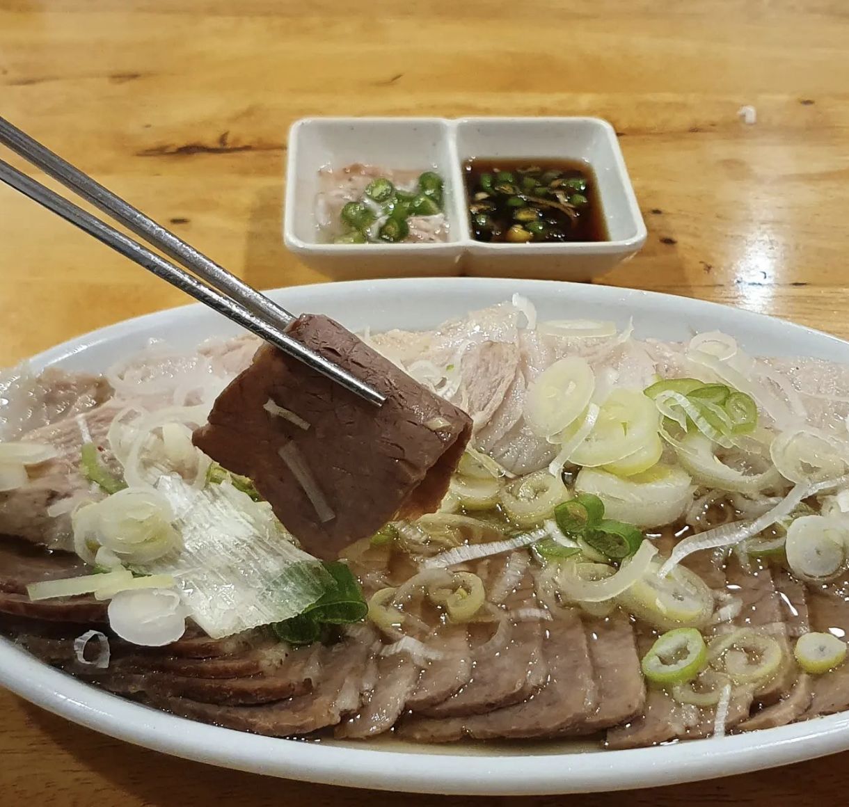 Sogogi suyuk (Photo: Instagram / @leegakoreannoodles)