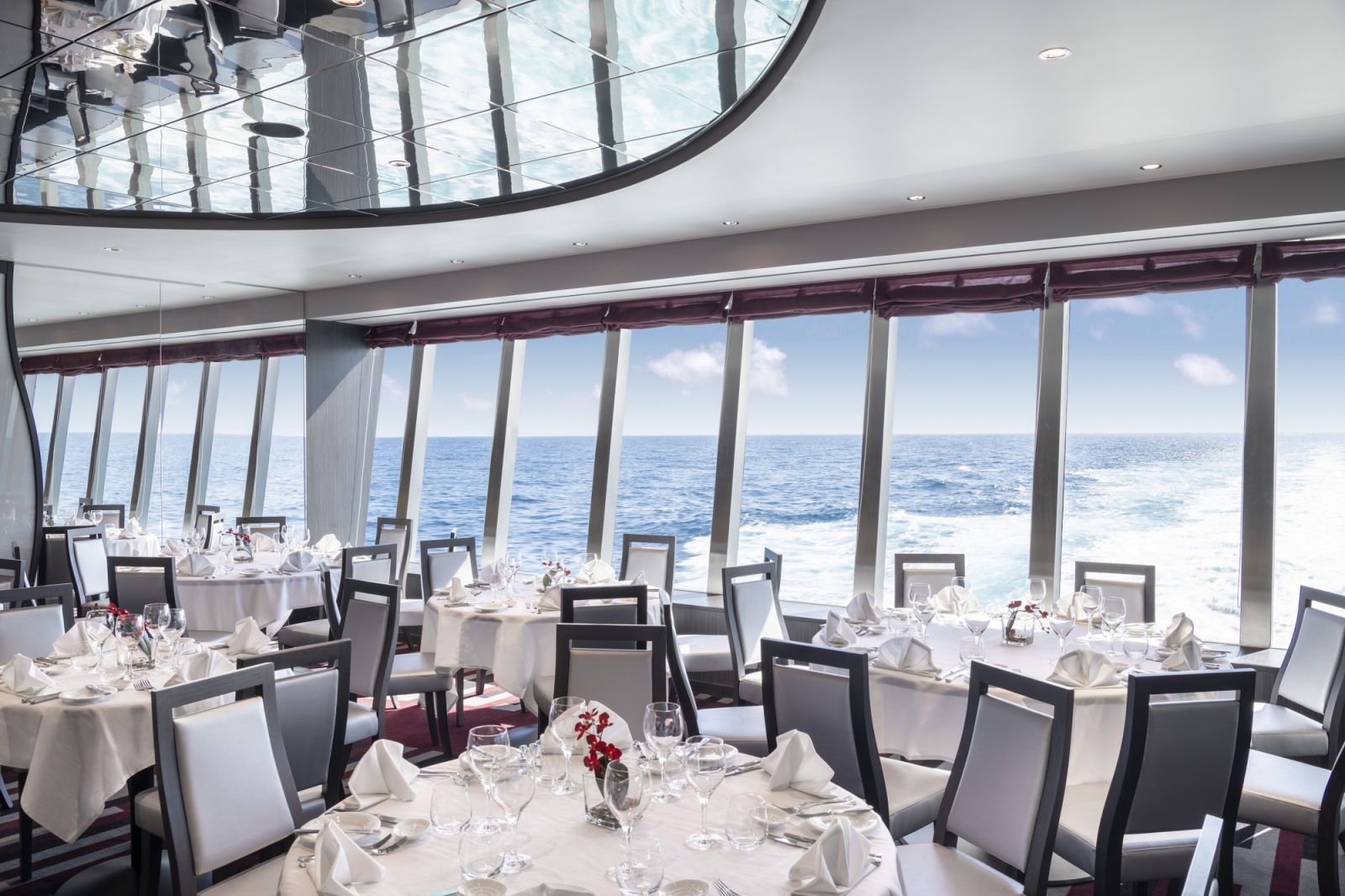 MSC Bellissima, Lighthouse Restaurant