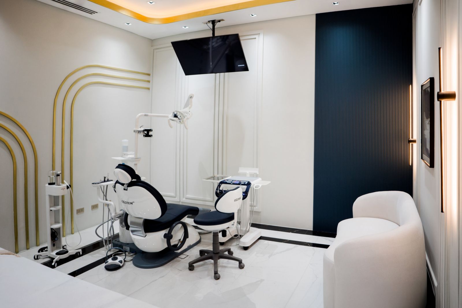 Navy Blue Room (Photo: Courtesy of Elevate Dental)