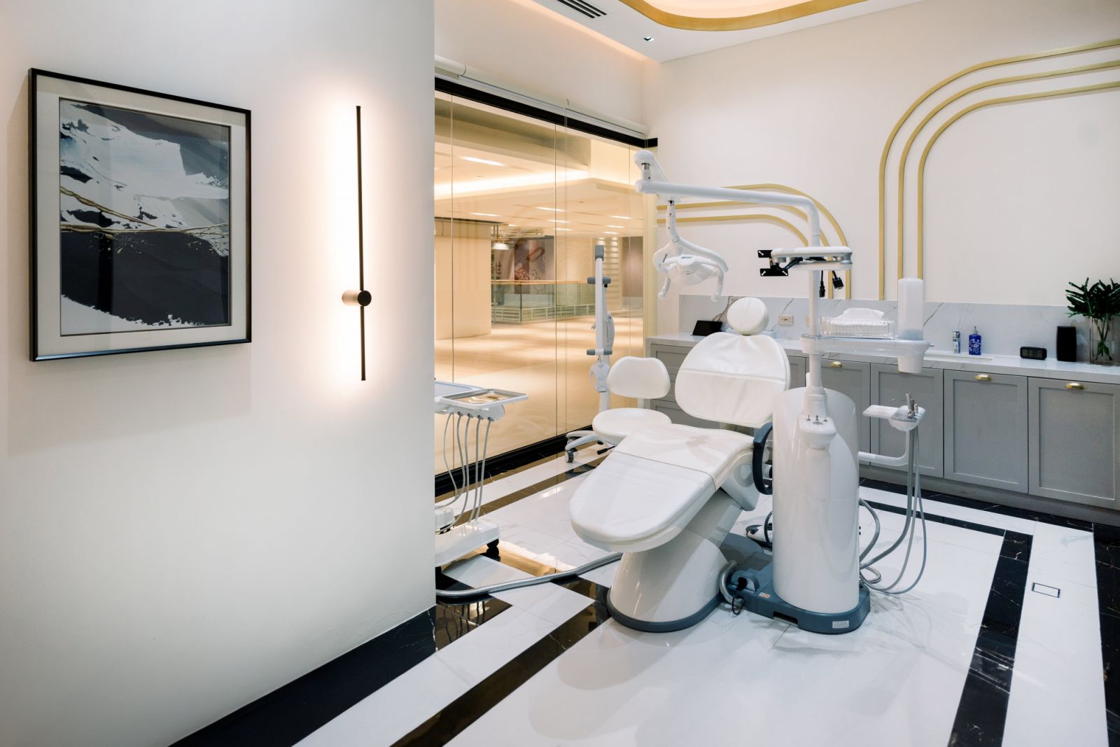 Gray Room (Photo: Courtesy of Elevate Dental)