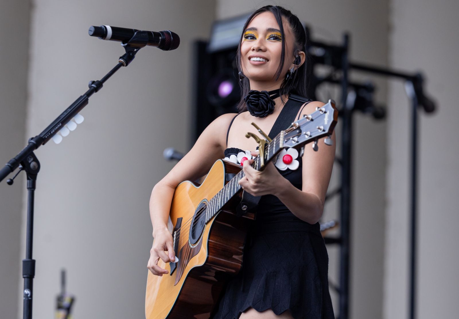 Indonesian songstress Nicole Zefanya or Niki is known for her R&B songs and soothing vocals (Photo: Getty Images)