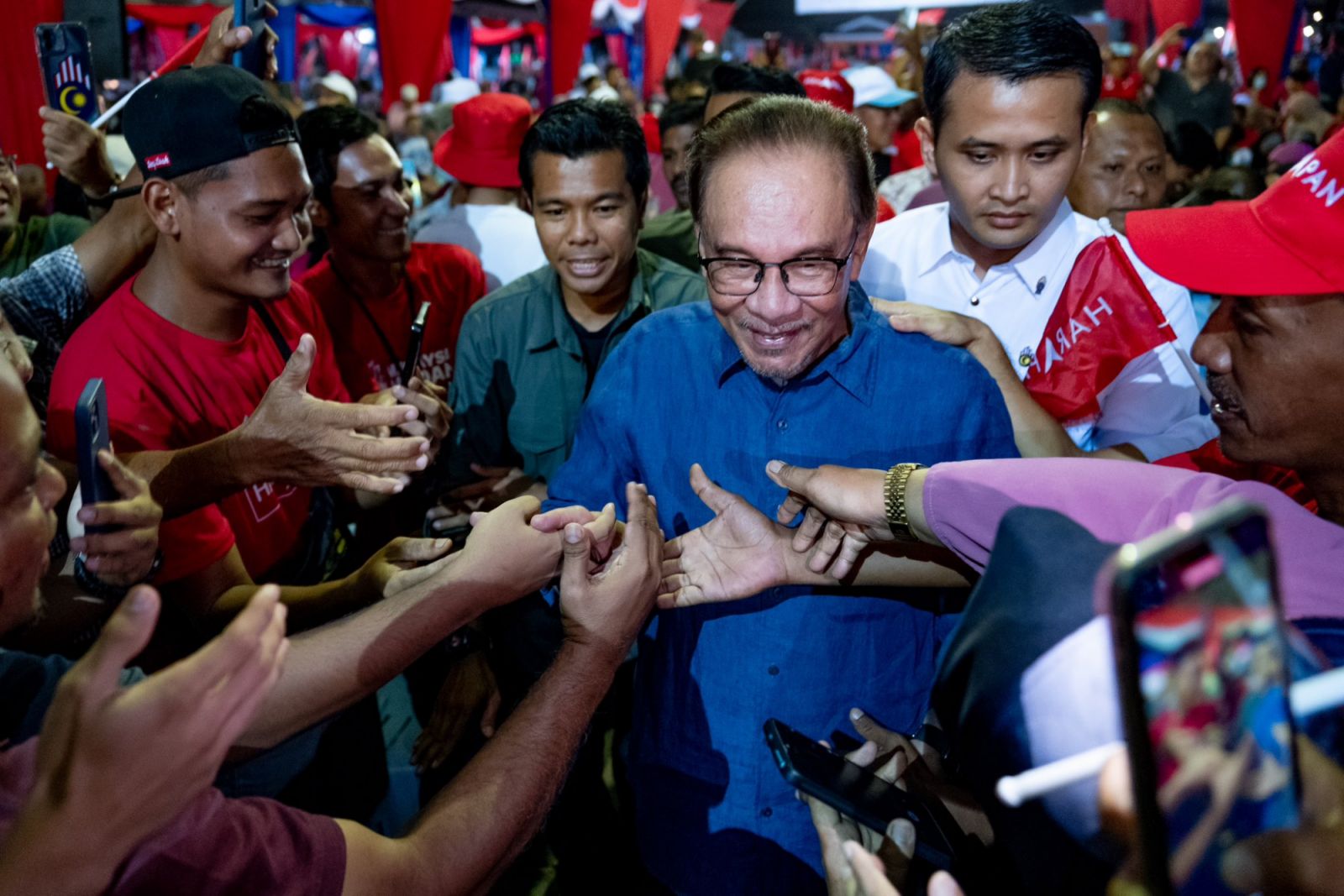 Prime Minister Datuk Seri Anwar Ibrahim at a campaign rally (Photo: Twitter/@anwaribrahim)
