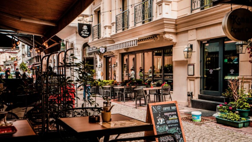 A Parisian street (Photo: Unsplash)