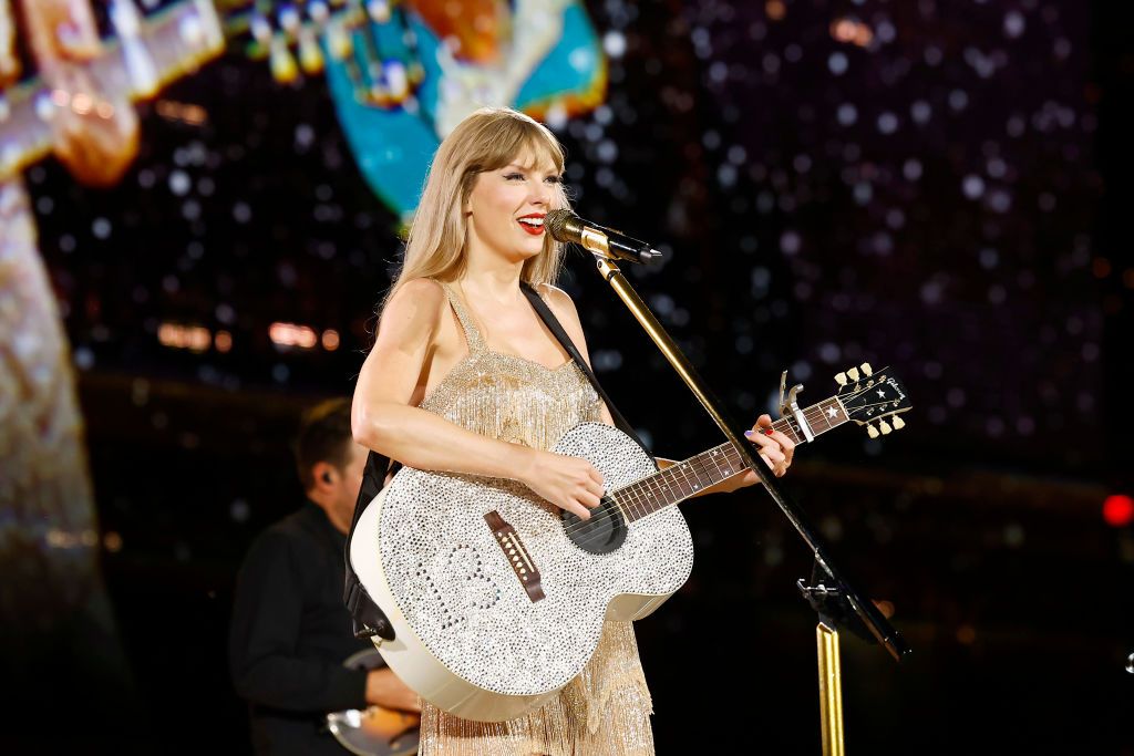 INGLEWOOD, CALIFORNIA - AUGUST 03: EDITORIAL USE ONLY. Taylor Swift performs onstage during "Taylor Swift | The Eras Tour" at SoFi Stadium on August 03, 2023 in Inglewood, California. (Photo by Emma McIntyre/TAS23/Getty Images for TAS Rights Management)