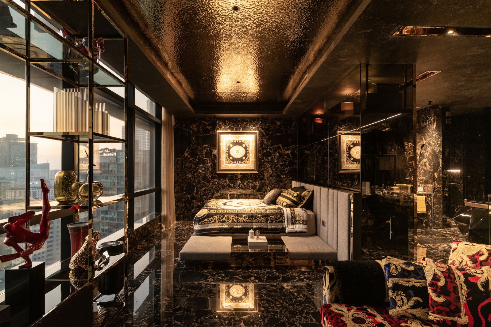 The panoramic view can be enjoyed from the bed