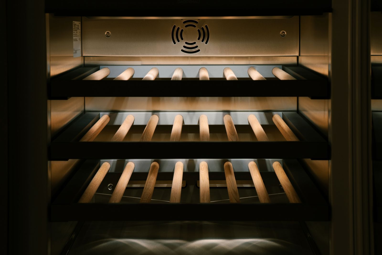 400系列酒櫃 by Gaggenau。