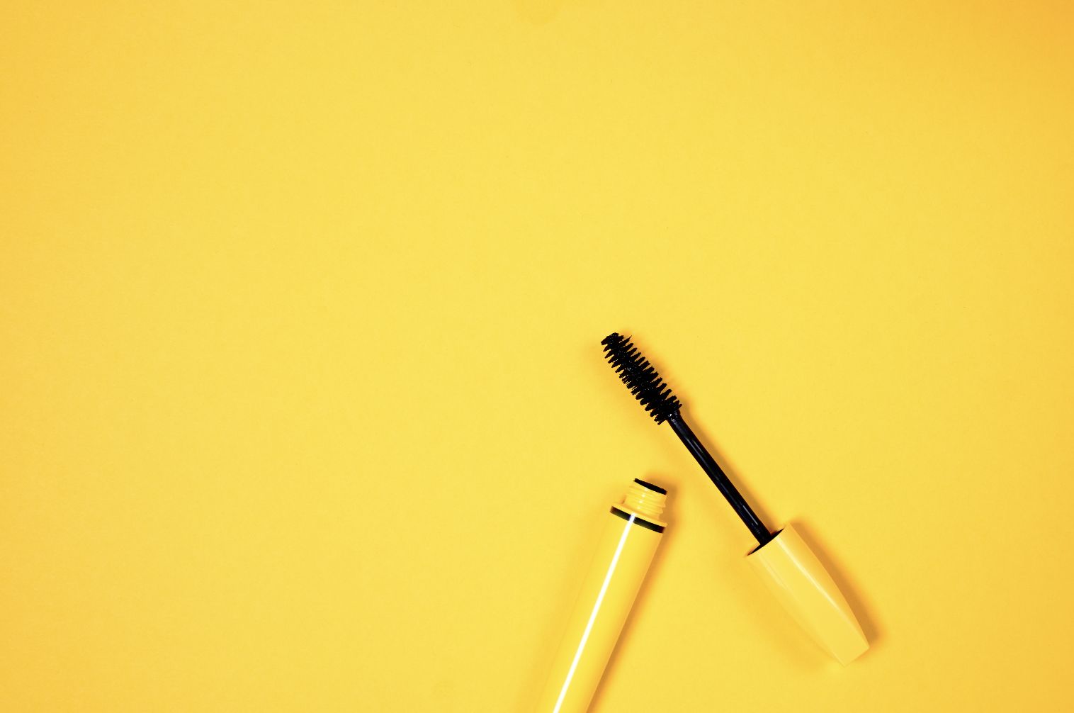 Does your makeup look dull? Get an instant eye lift with these mascaras! (Photo: Shiny Diamond/Pexels)