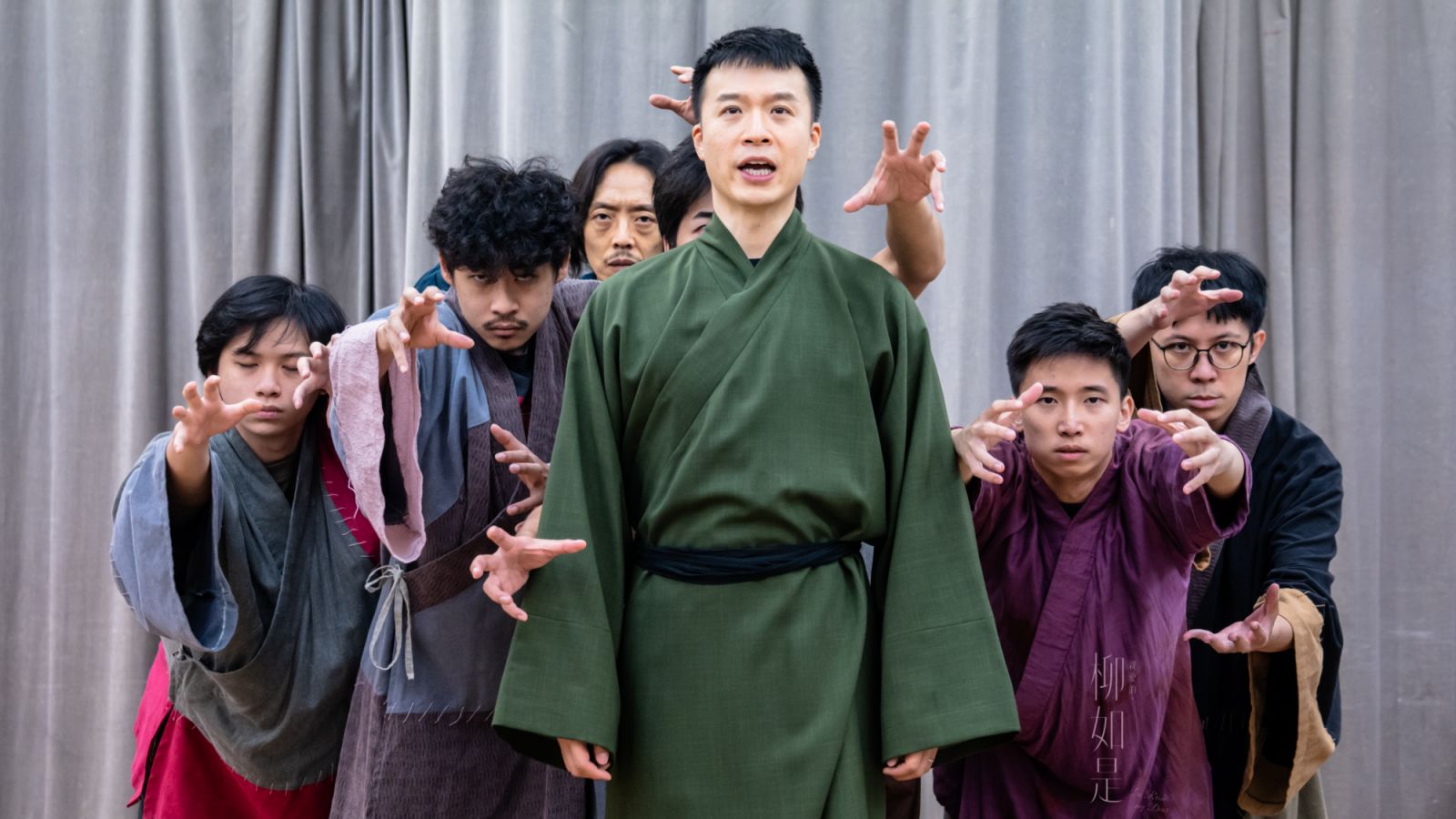 The cast of ‘Liu Rushi, My Dear’ during rehearsals (Photo: courtesy of Hong Kong Repertory Theatre)