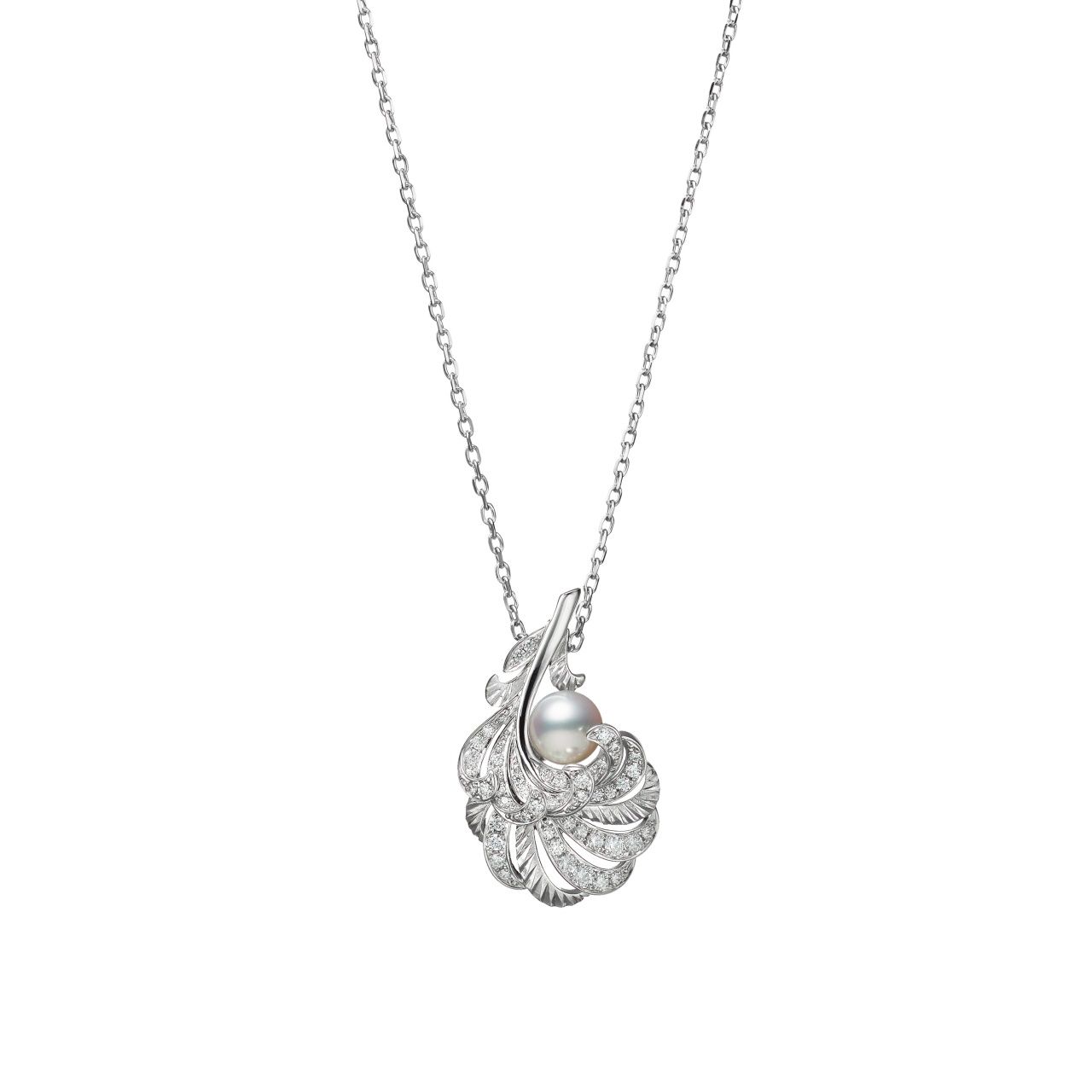 Mikimoto Feather Collection羽毛系列珍珠鑽石墜鍊。(Photo: MIKIMOTO)