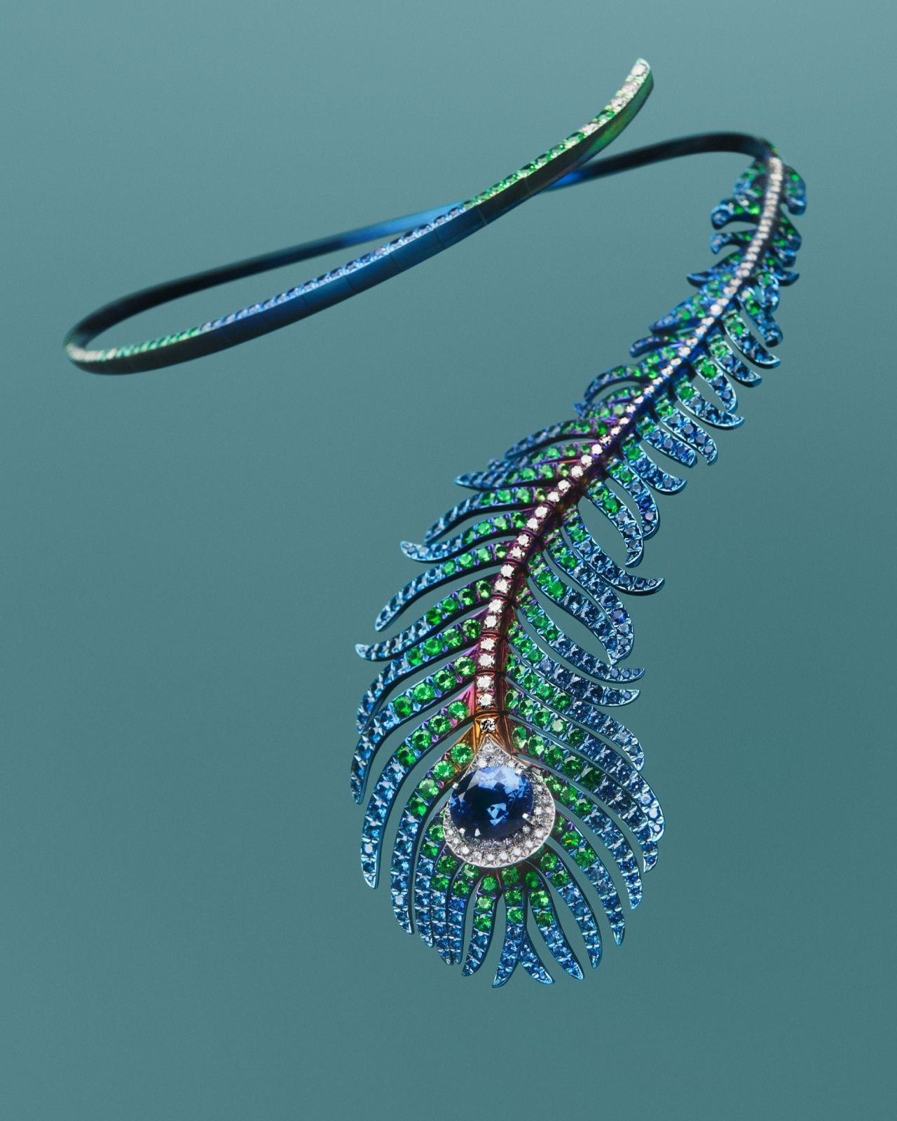 Plume de Paon孔雀羽毛系列項鍊。(Photo: Boucheron)