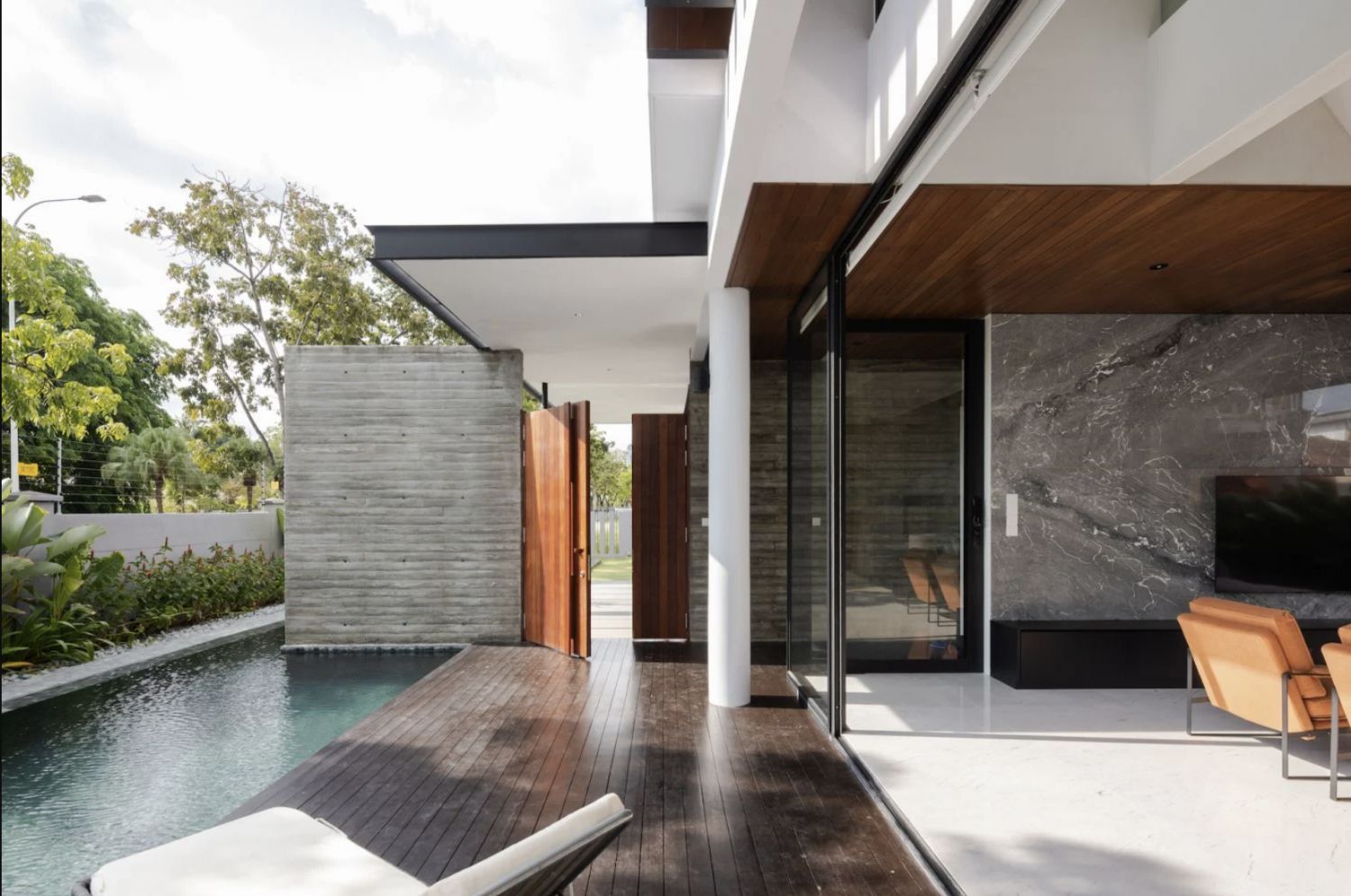 A compact urban resort home in USJ, Selangor by NDC Design (Photo: Lawrence Choo)