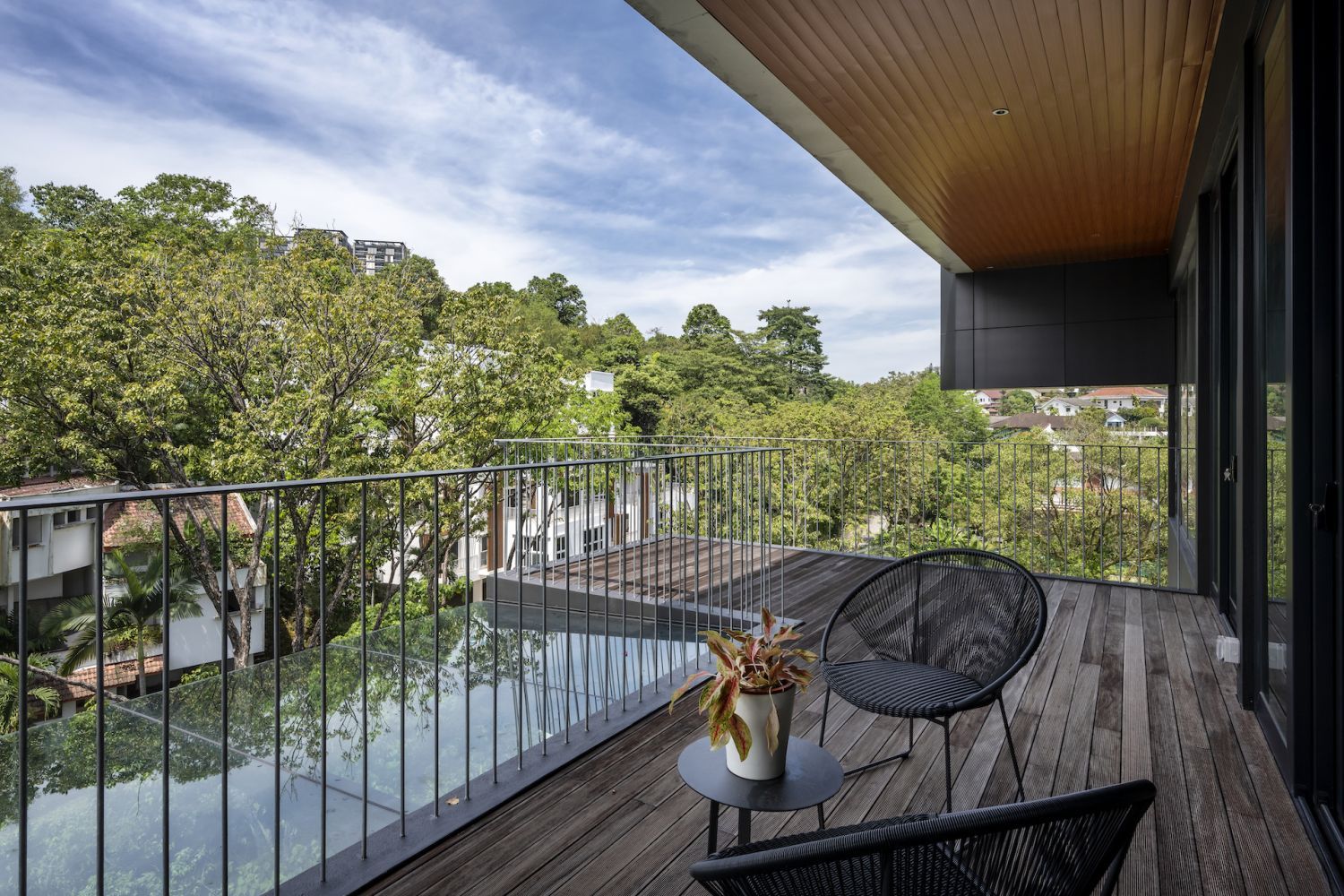 A modern net zero energy home in Kuala Lumpur by DrTanLM Architect (Photo: Lin Ho)
