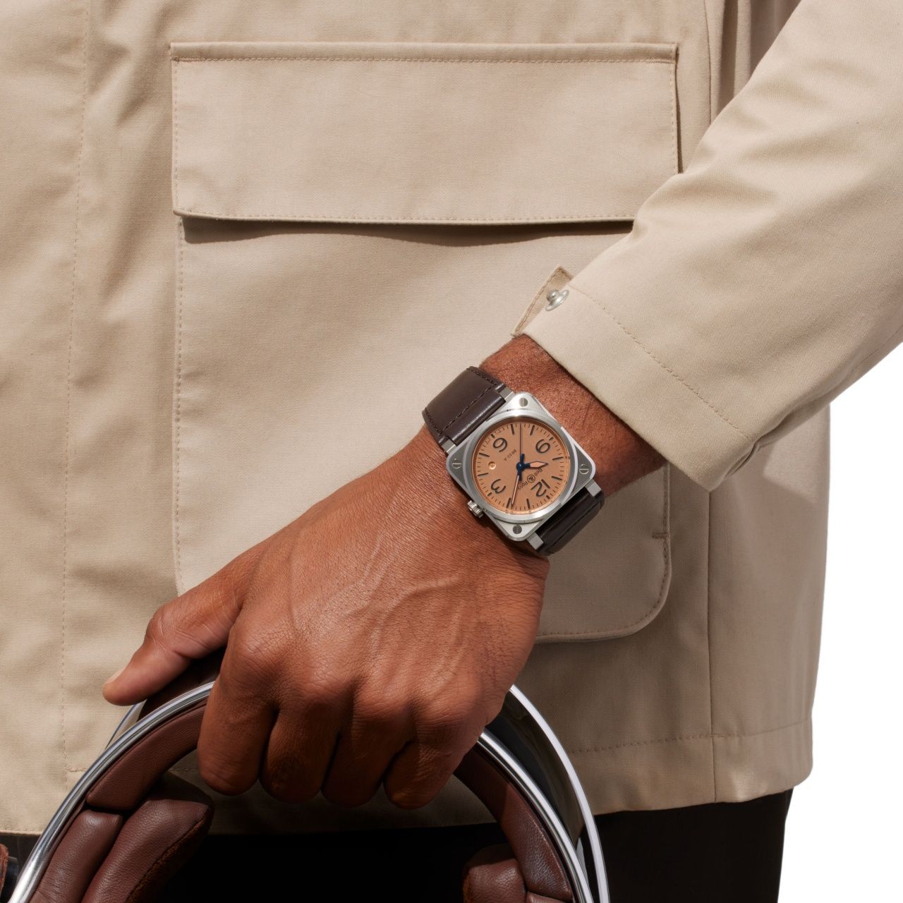 BR 03 Copper款,精剛錶殼搭配鍍金銅錶盤,建議售價NT126,000。(Photo: Bell & Ross)