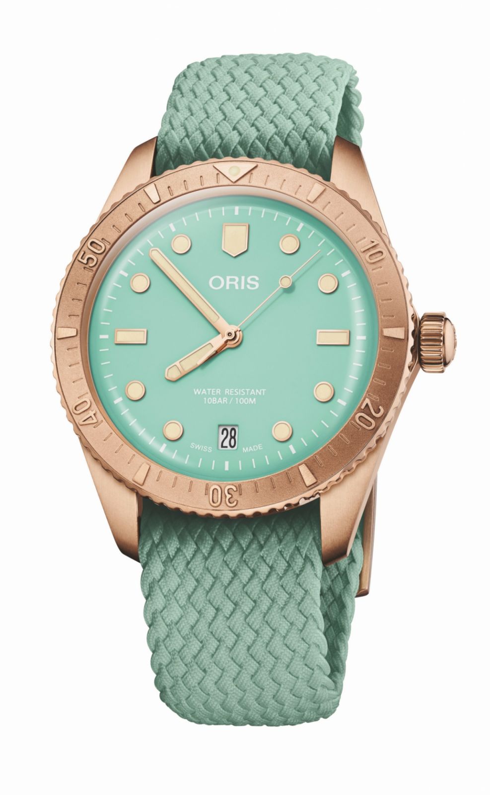 Oris Divers Sixty-five Cotton Candy腕錶。Oris已經以使用回收材料製作手錶而聞名。而這次豪利時將「Cotton Candy」系列加上了使用 回收材質製作的Perlon 錶帶。(Photo: Oris)