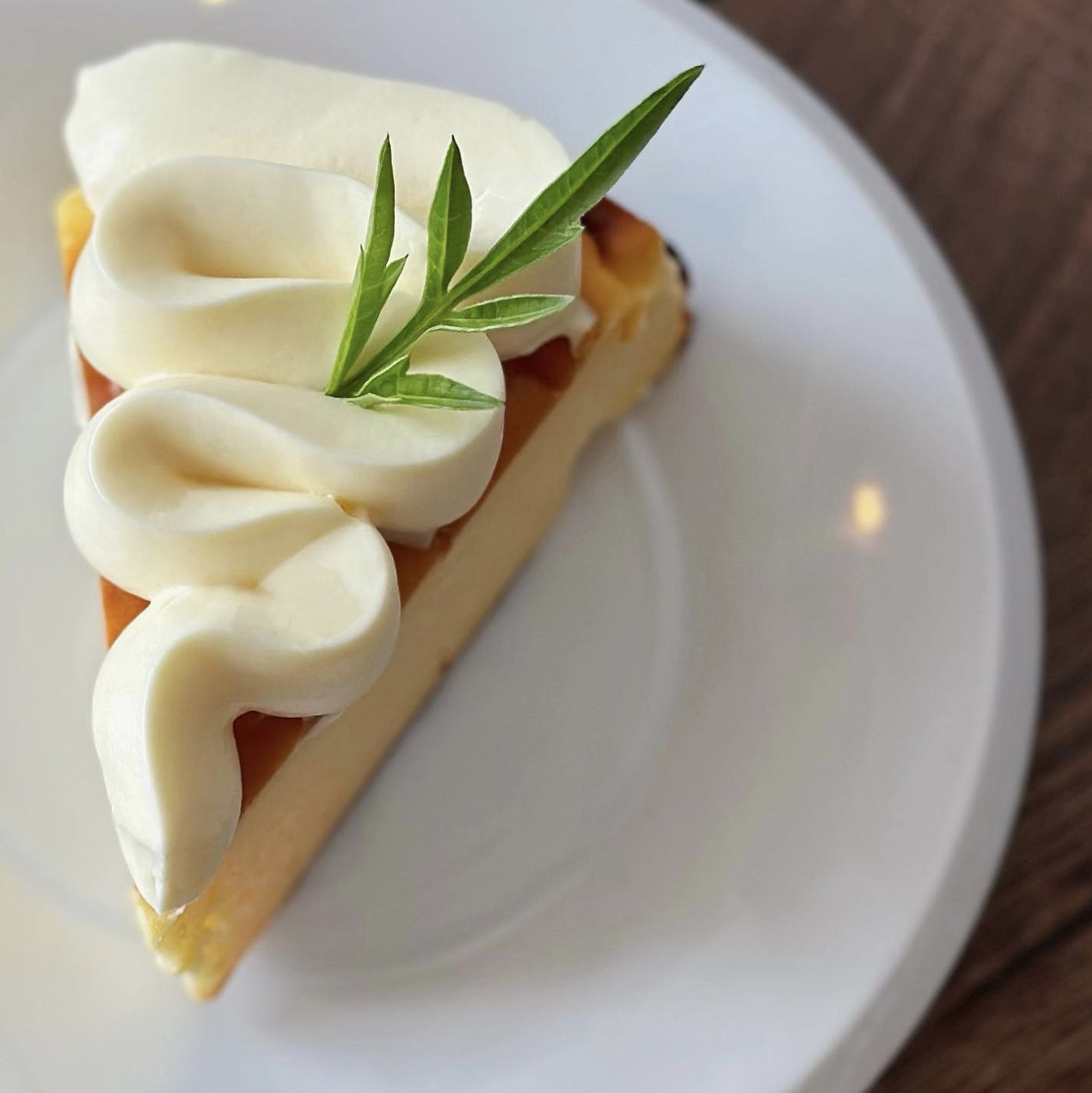 Classic burnt cheesecake (Photo: Instagram / @namjoo_____)