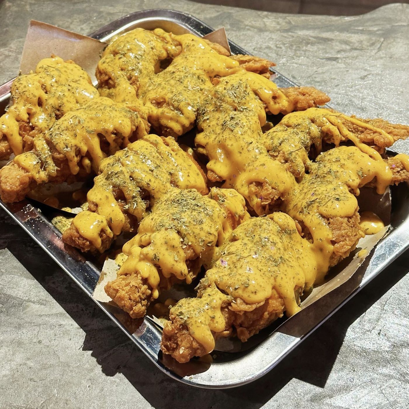 Spicy cheesy chicken wings (Photo: Instagram / @namjoo_____)