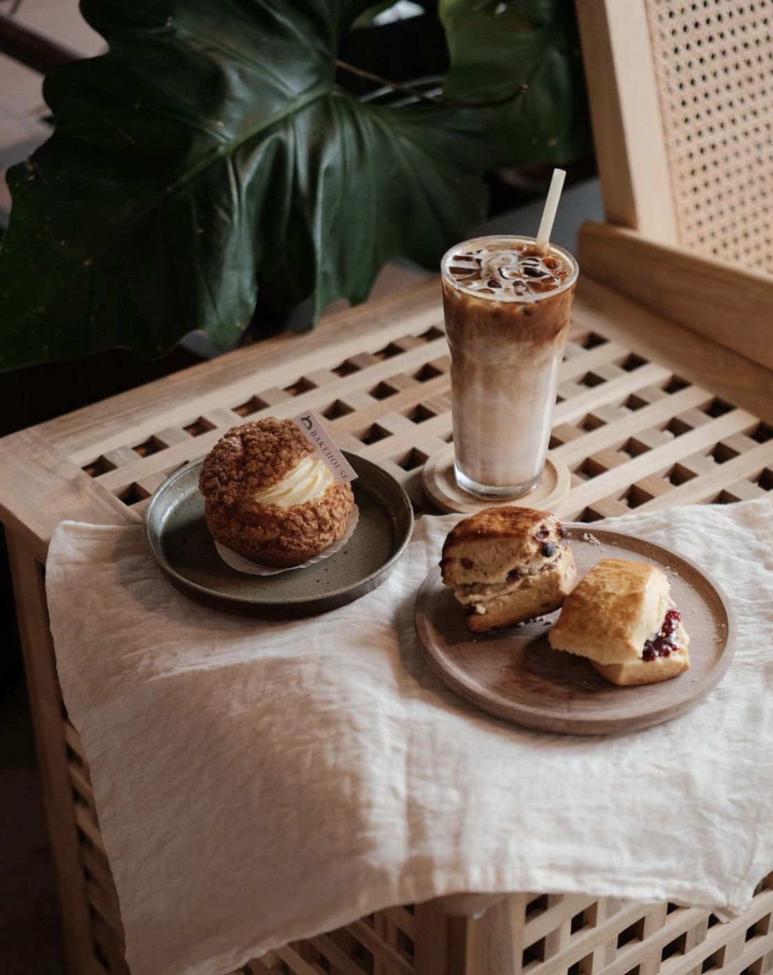 Coffee and pastries (Photo: Instagram / @ bakehousekuching)