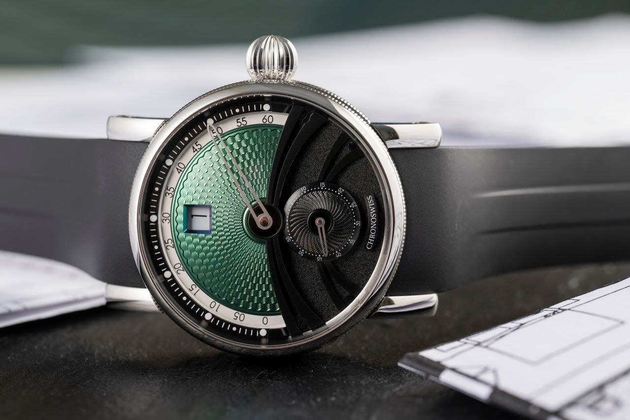 Chronoswiss Delphis Paraiba帕拉伊巴，以CVD鍍層搭配機刻雕花的紋理巧妙地捕捉了帕拉伊巴碧璽的神韻。（Photo: Chronoswiss）