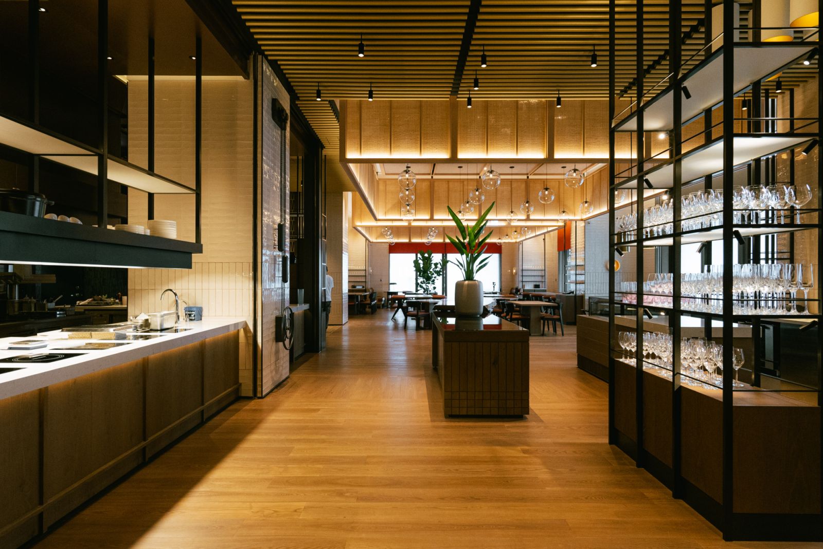 Seasons by olivier e. 空間設計由英國著名建築事務所「G.A. Design」操刀規劃(Photo: 台北W飯店提供)