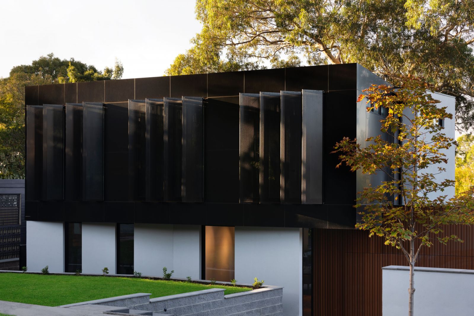Consider pricing when sell your home (Photo: Unsplash/ @R Architecture)