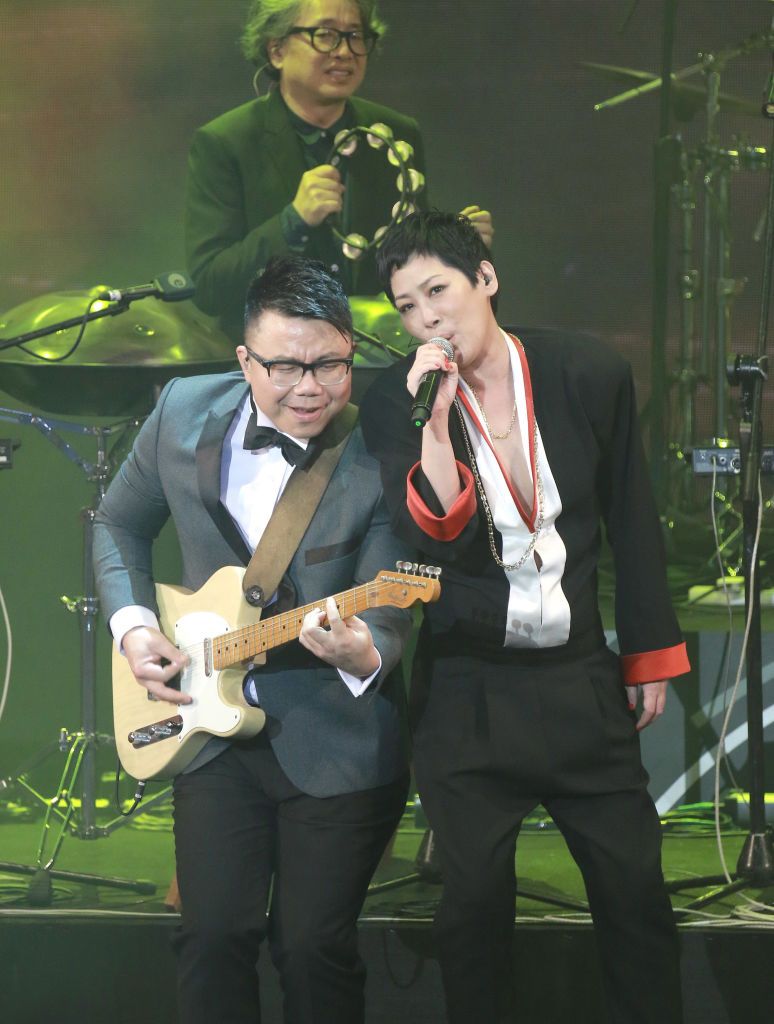 Hanjin Tan and signer Shirley Kwan perform onstage during the 36th Hong Kong Film Awards ceremony at Hong Kong Cultural Centre in 2017 (Photo: Visual China Group via Getty Images/Visual China Group via Getty Images)