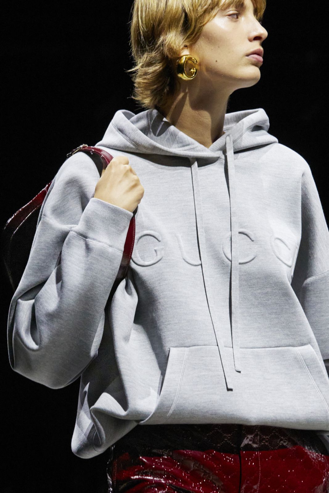 A model walks the runway of Gucci Ancora during Milan Fashion Week (Photo: Daniele Venturelli/Getty Images for Gucci)