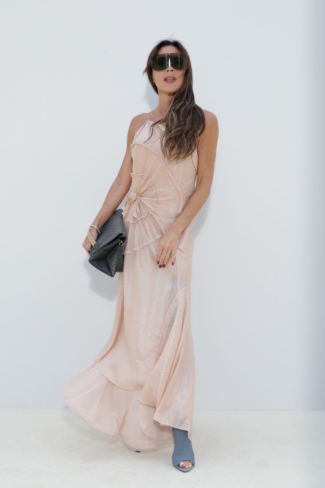 VERSAILLES, FRANCE - JUNE 26: Victoria Beckham attends the "Le Chouchou" Jacquemus' Fashion Show at Chateau de Versailles on June 26, 2023 in Versailles, France. (Photo by Pascal Le Segretain/Getty Images)