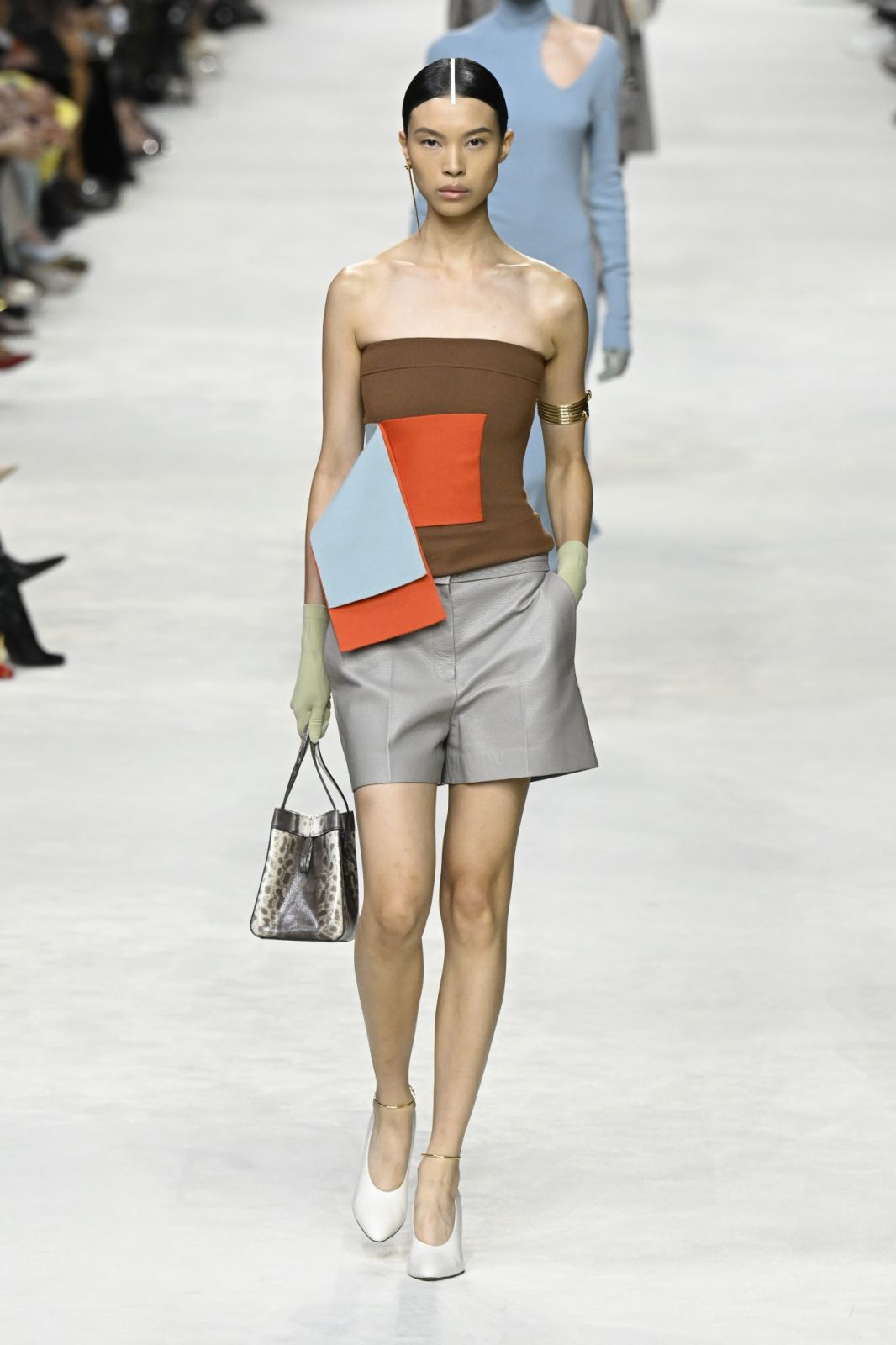 MILAN, ITALY - SEPTEMBRE 20: A model walks the runway during the Fendi Ready to Wear Spring/Summer 2024 show as part of the Milan Fashion Week on September 20, 2023 in Milan, Italy. (Photo by Victor VIRGILE/Gamma-Rapho via Getty Images)