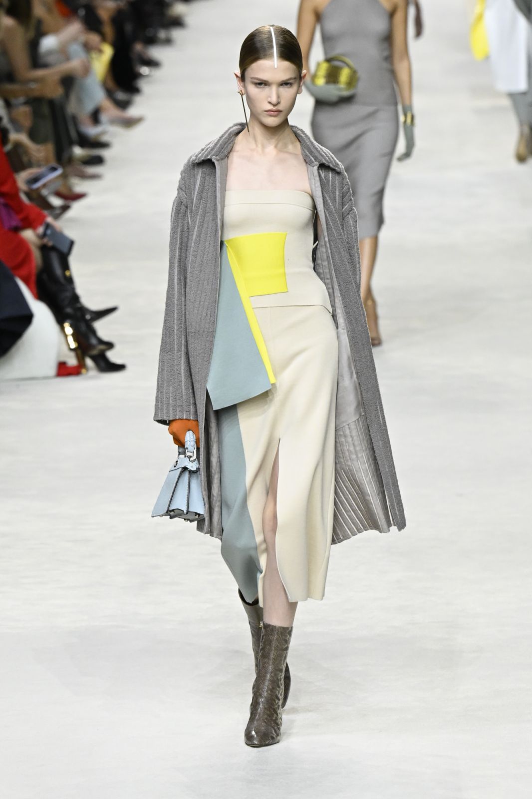 MILAN, ITALY - SEPTEMBRE 20: A model walks the runway during the Fendi Ready to Wear Spring/Summer 2024 show as part of the Milan Fashion Week on September 20, 2023 in Milan, Italy. (Photo by Victor VIRGILE/Gamma-Rapho via Getty Images)