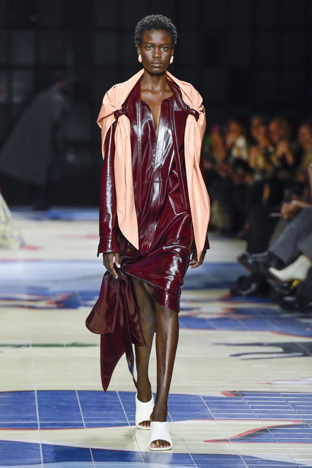 MILAN, ITALY - SEPTEMBER 23: A model walks the runway during the Bottega Veneta Ready to Wear Spring/Summer 2024 fashion show as part of the Milan Fashion Week on September 23, 2023 in Milan, Italy. (Photo by Victor VIRGILE/Gamma-Rapho via Getty Images)