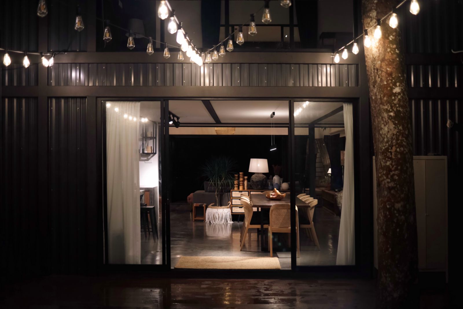 Seamless indoor-outdoor living