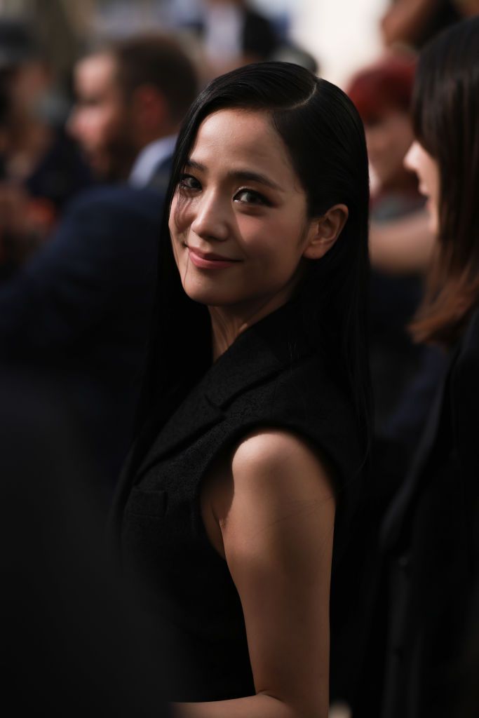 PARIS, FRANCE - SEPTEMBER 26: Jisoo of Blackpink is seen wearing a complete outfit from Christian Dior, consisting of a sleeveless, black wool, mini dress with lapel collar and V-neck before the Christian Dior Womenswear Spring-Summer 2024 Show as part of Paris Fashion Week on September 26, 2023 in Paris, France. (Photo by Jeremy Moeller/Getty Images)