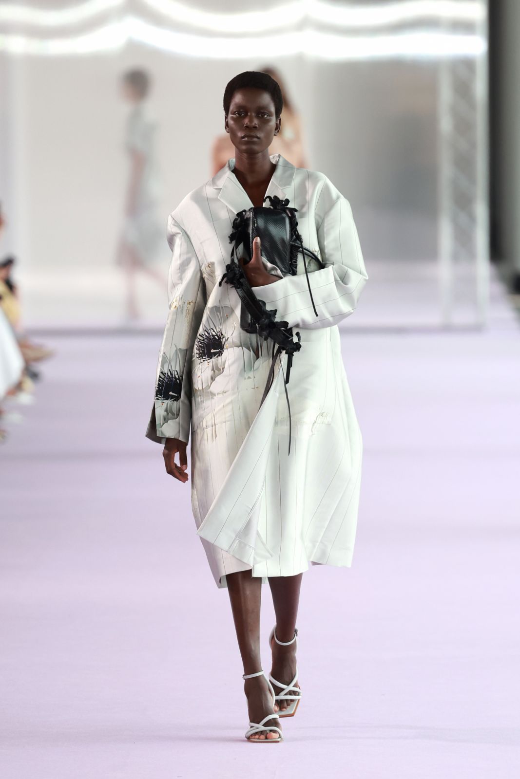 MILAN, ITALY - SEPTEMBER 20: A model walks the runway at the Del Core fashion show during the Milan Fashion Week Womenswear Spring/Summer 2024 on September 20, 2023 in Milan, Italy. (Photo by Arnold Jerocki/Getty Images)