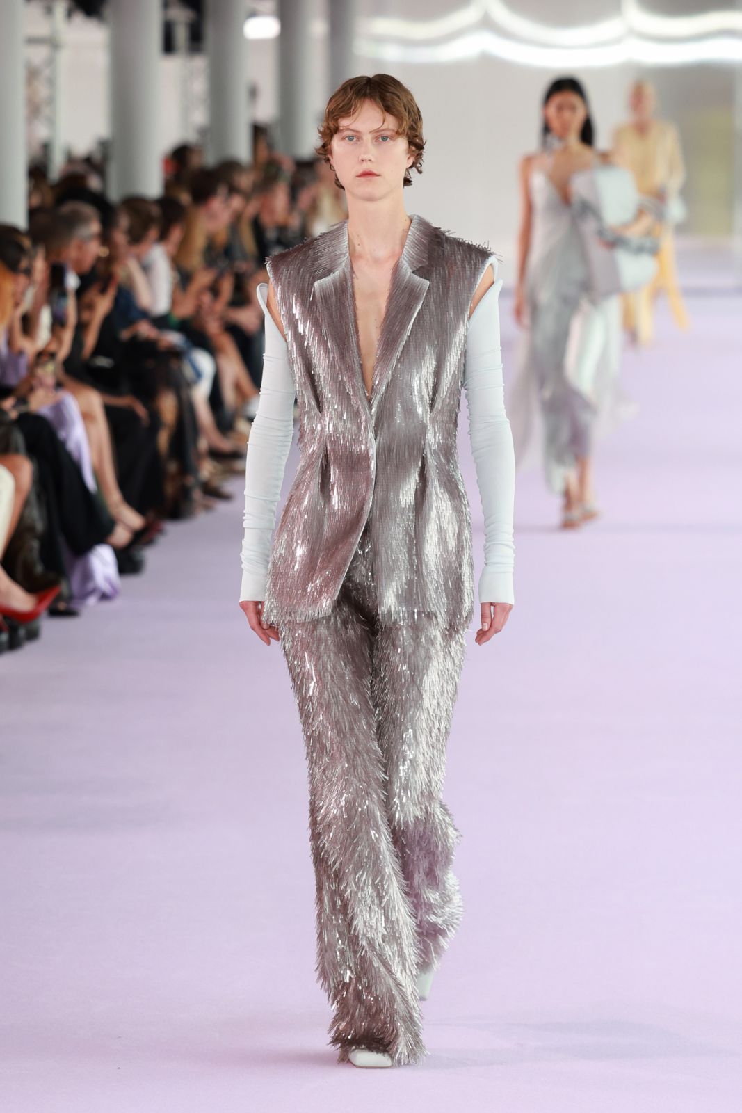 MILAN, ITALY - SEPTEMBER 20: A model walks the runway at the Del Core fashion show during the Milan Fashion Week Womenswear Spring/Summer 2024 on September 20, 2023 in Milan, Italy. (Photo by Arnold Jerocki/Getty Images)