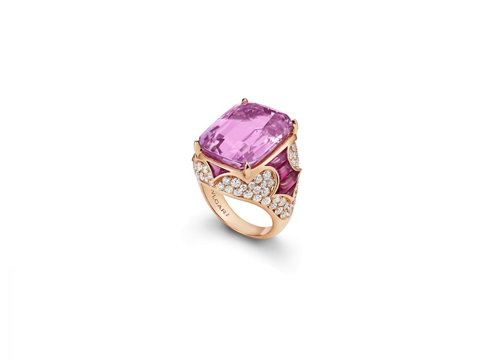 頂級紫鋰輝石、紅碧璽、粉紅碧璽與鑽石戒指。(Photo: Bulgari)