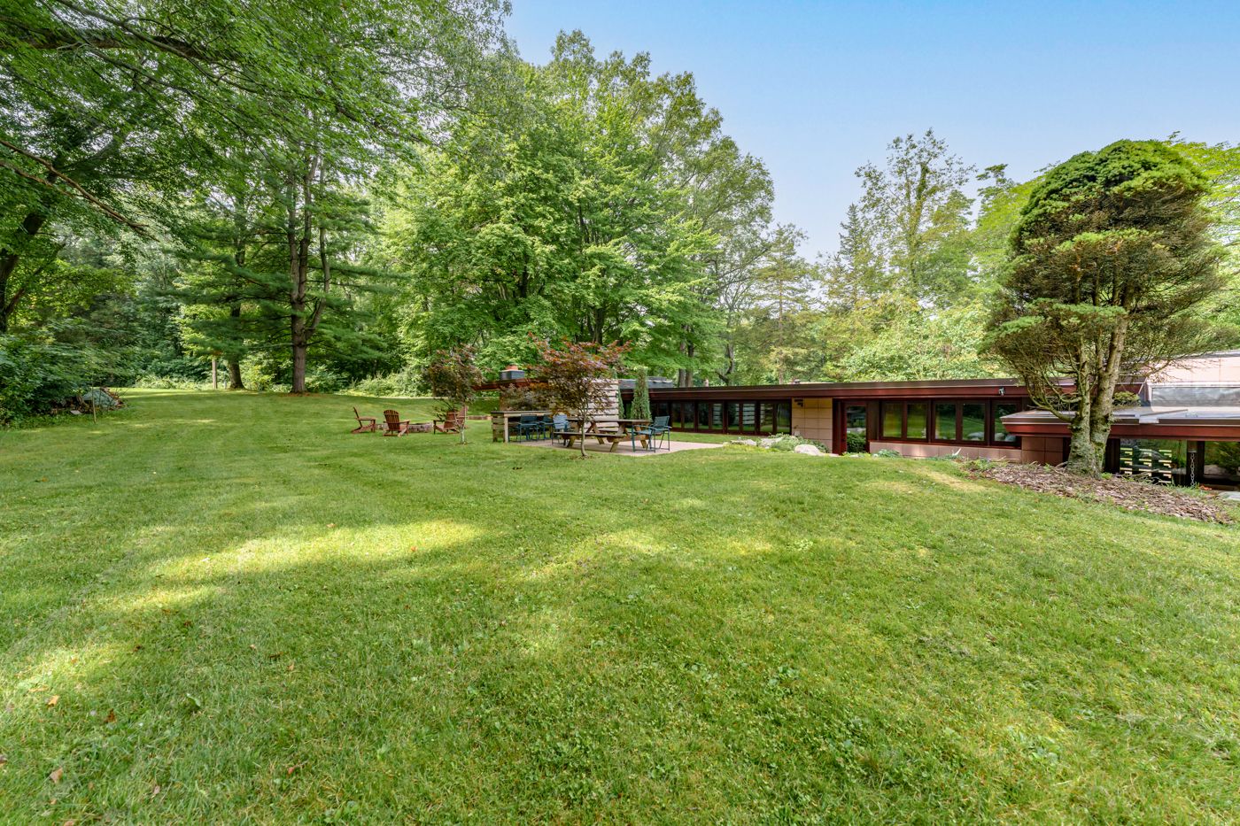 Eppstein house backyard