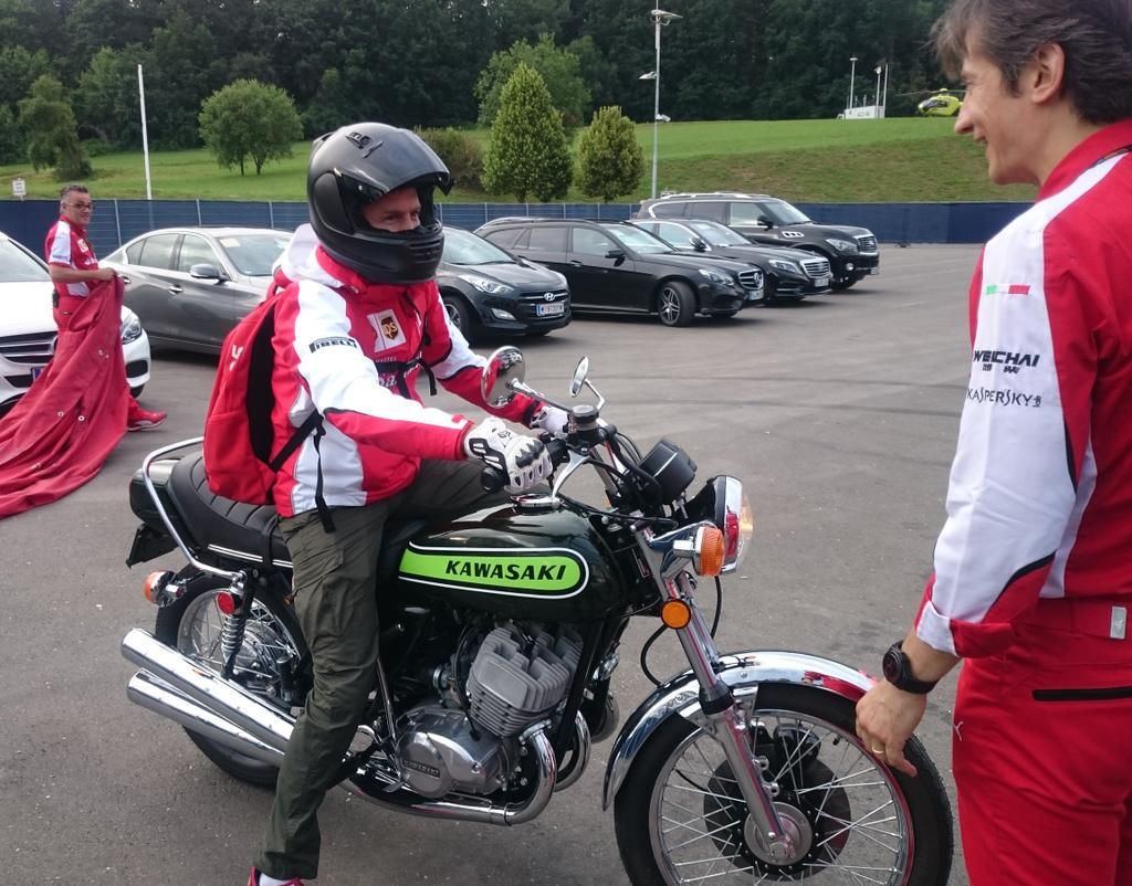 7位頂尖F1賽車手私下都開什麼車?Max的Valkyrie 要價1.2億、Hamilton兩台Shelby卻說超不愛開車