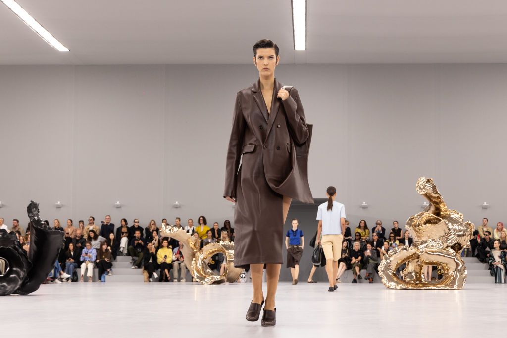 PARIS, FRANCE - SEPTEMBER 29: (EDITORIAL USE ONLY - For Non-Editorial use please seek approval from Fashion House) A model walks the runway during the Loewe Womenswear Spring/Summer 2024 show as part of Paris Fashion Week on September 29, 2023 in Paris, France. (Photo by Peter White/Getty Images)