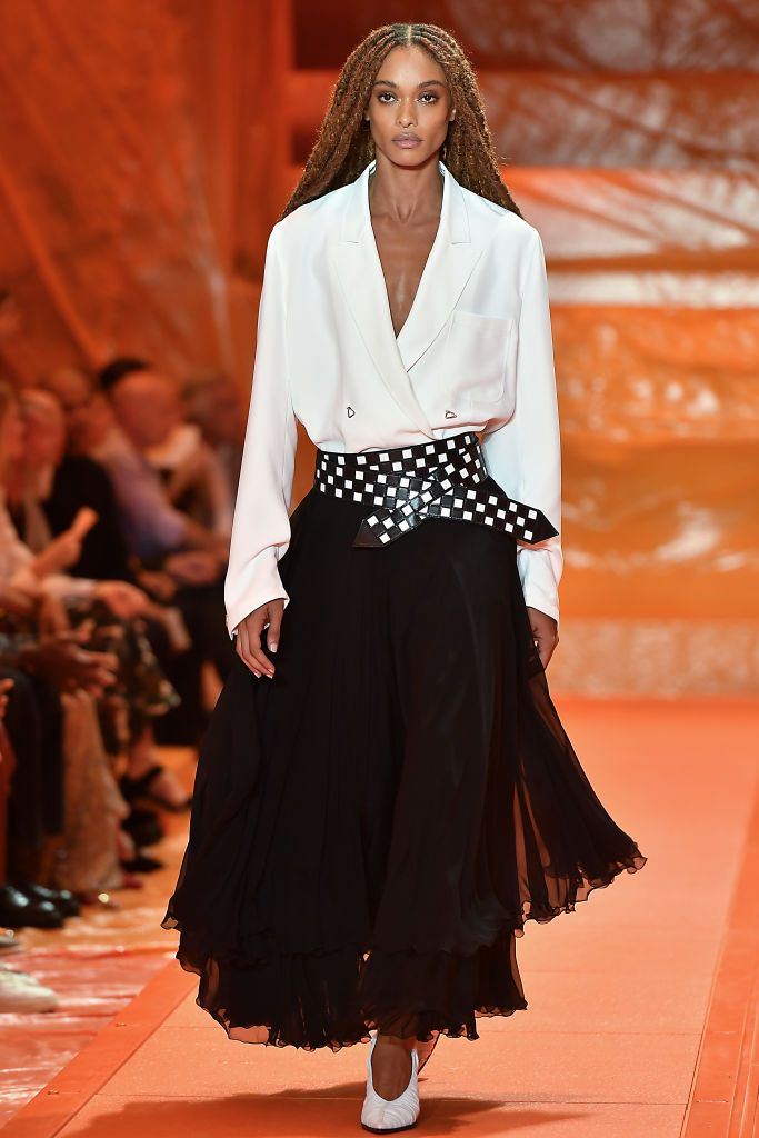 PARIS, FRANCE - OCTOBER 02: (EDITORIAL USE ONLY - For Non-Editorial use please seek approval from Fashion House) A model walks the runway during the Louis Vuitton Womenswear Spring/Summer 2024 show as part of Paris Fashion Week on October 02, 2023 in Paris, France. (Photo by Dominique Charriau/WireImage)