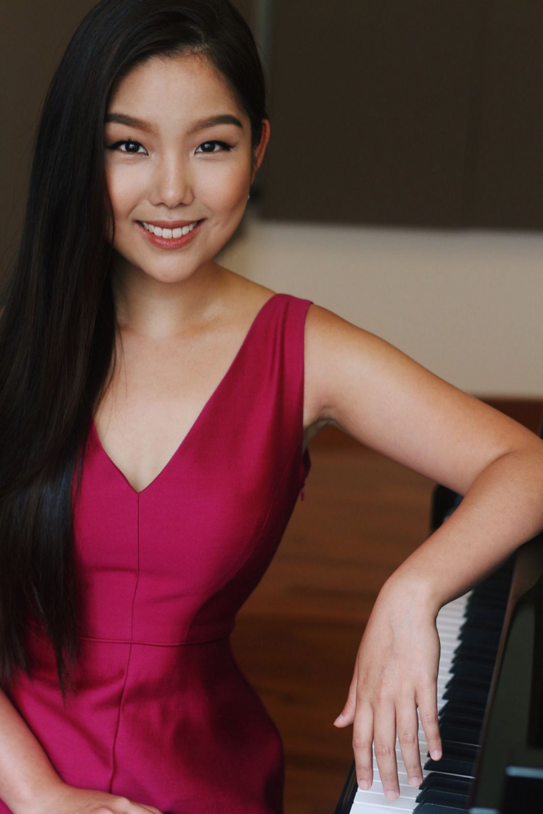Li Churen is a concert pianist who pursued her master of music at Yale School of Music at the age of 19