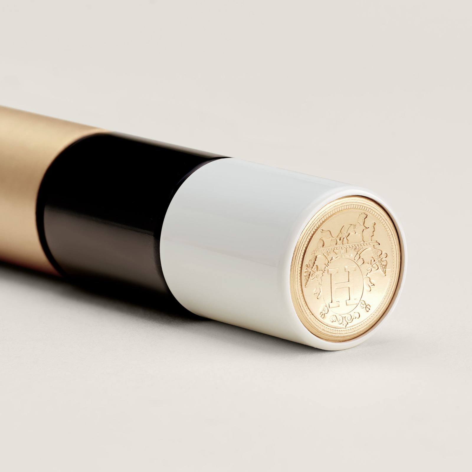 賦活豐盈濃密睫毛膏 (Photo:Hermès)