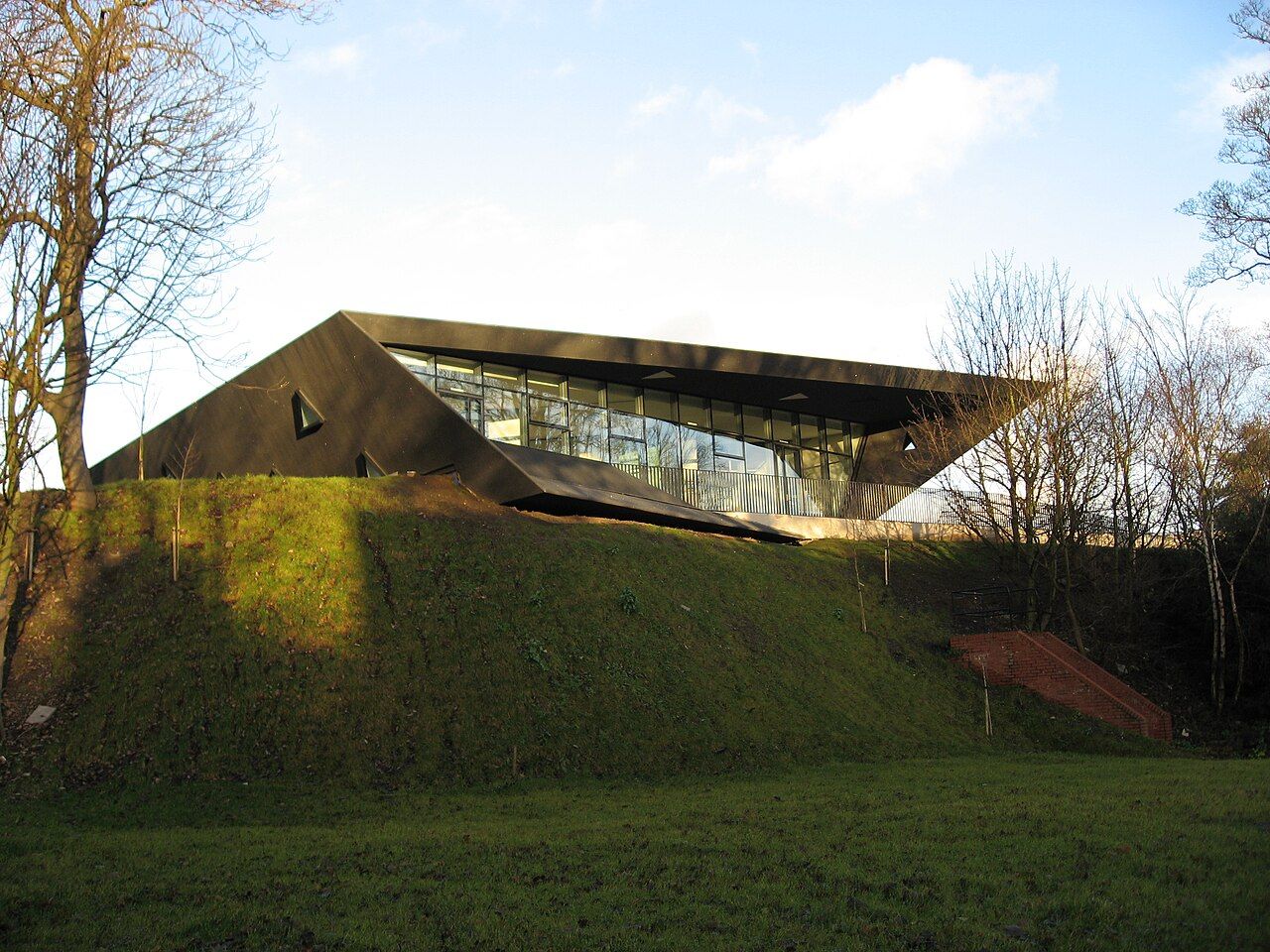 Maggie’s Centre Fife by Zaha Hadid Architects, Kircaldy, Fife, Scotland (Photo: WikiCommons/Duncan Cumming)