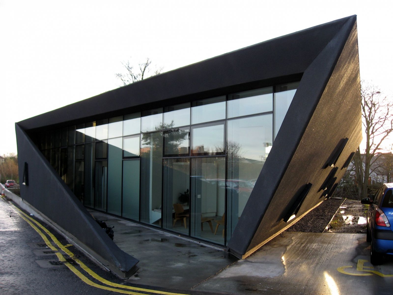 Maggie’s Centre Fife by Zaha Hadid Architects, Kircaldy, Fife, Scotland (Photo: WikiCommons/Duncan Cumming)