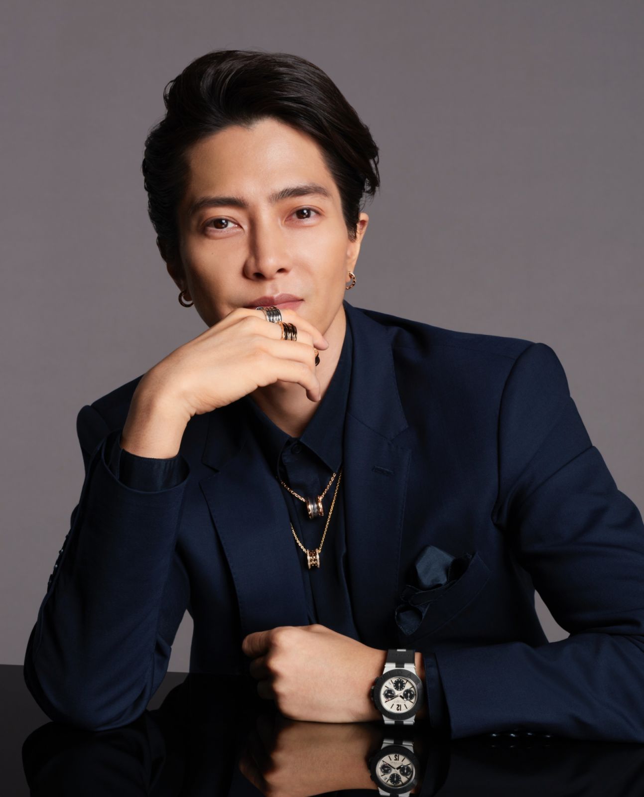 寶格麗珠寶與腕錶品牌大使山下智久佩戴B.Zero1系列珠寶。(Photo: Bulgari)