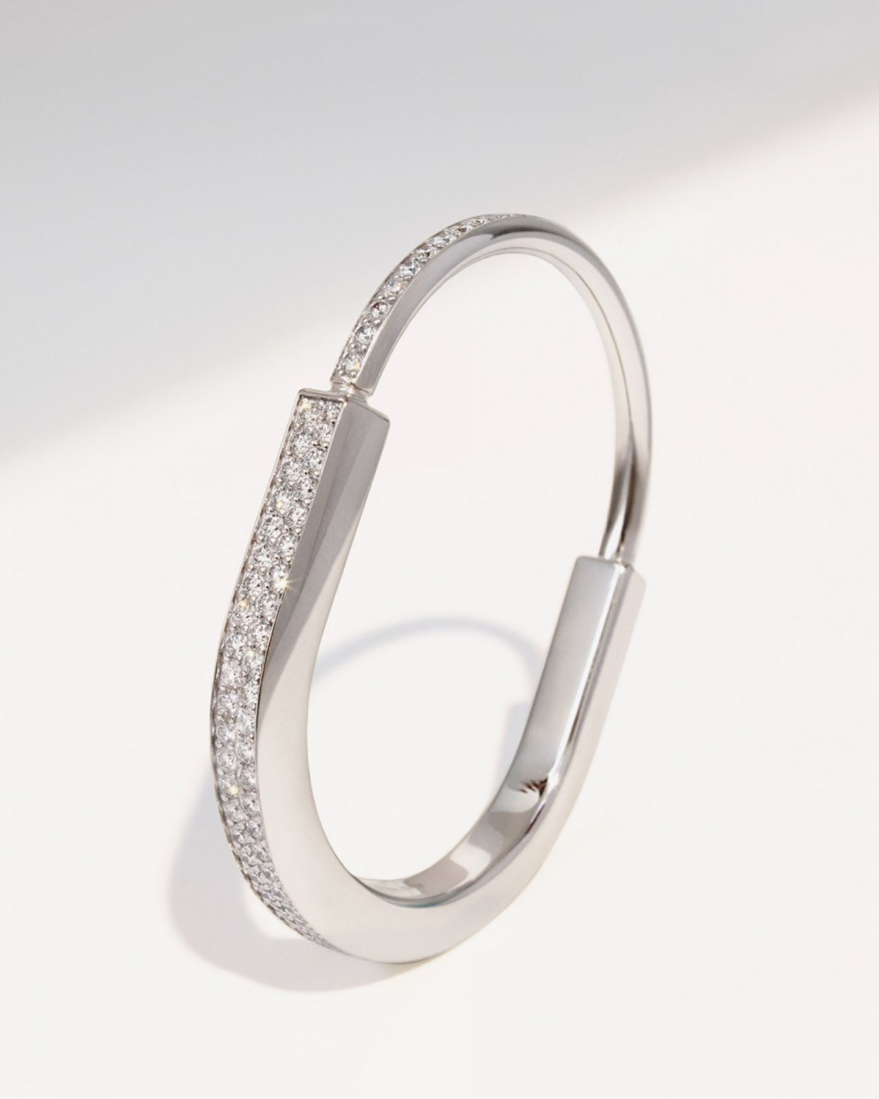 Tiffany Lock系列手環。(Photo: Tiffany & Co.)