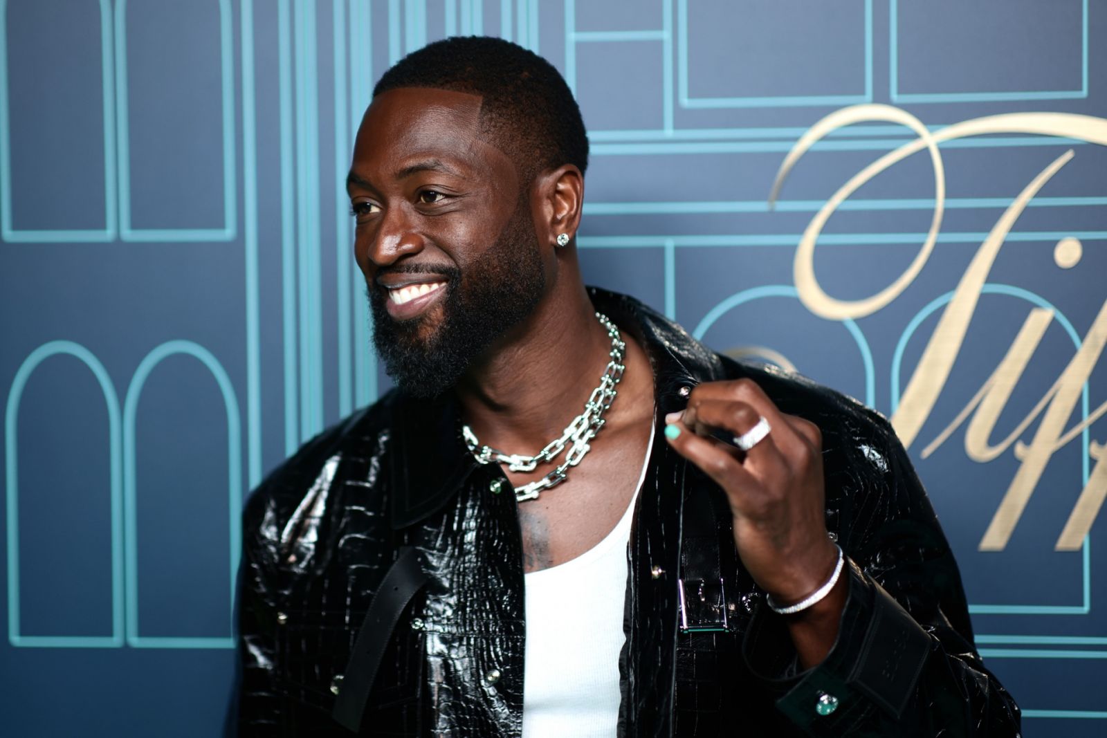 NBA球星Dwayne Wadeore佩戴Tiffany HardWear系列作品出席品牌在紐約旗艦店開幕活動。(Photo: Dimitrios Kambouris/Getty Images for Tiffany & Co.)