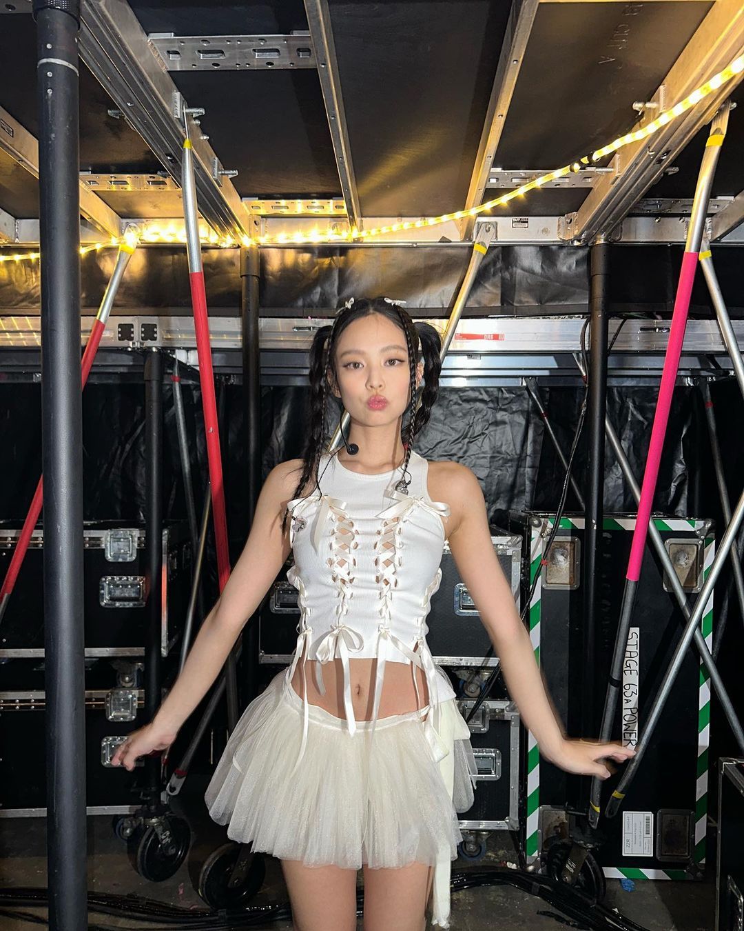 Jennie 在《BornPink》世界巡回演唱會中的Balletcore穿搭。（圖片：@jennierubyjane）