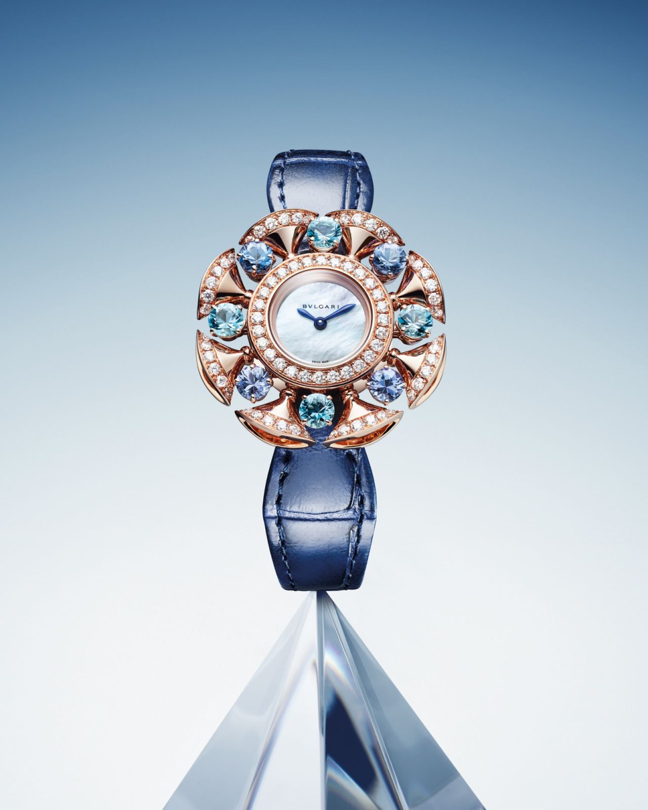 Divas' Dream珠寶腕錶，拓帕石搭配坦桑石款式。（Photo: Bulgari）