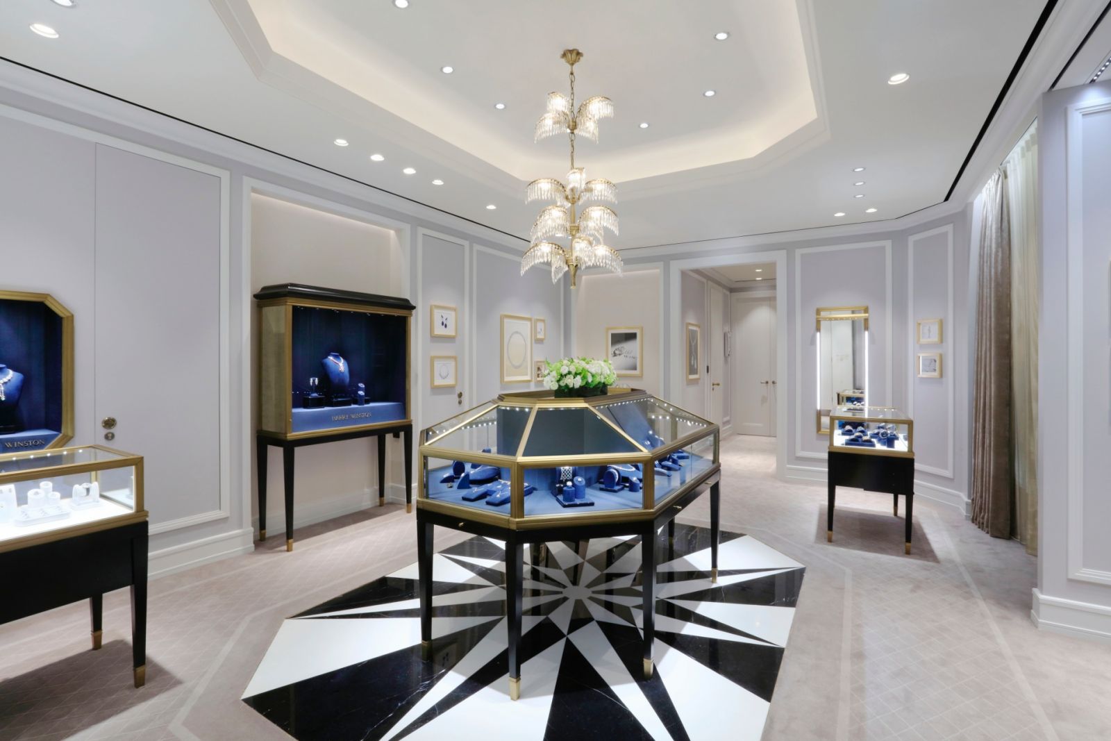 海瑞溫斯頓晶華酒店門市店內展區,顯示奢華宅邸氣派氛圍。(Photo: Harry Winston)